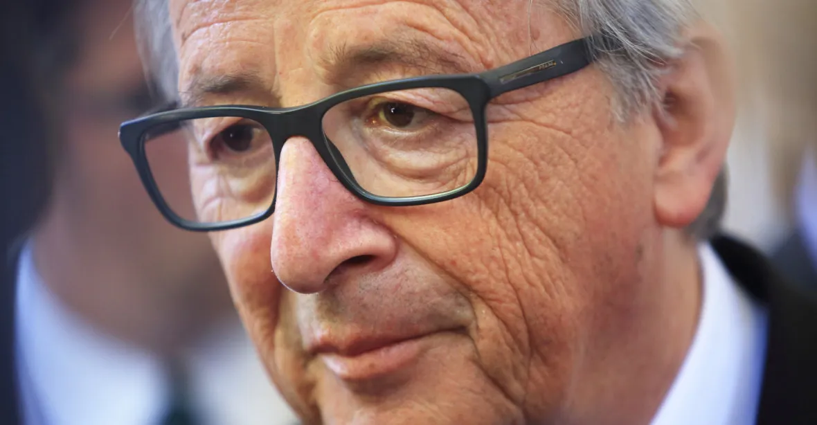 Zůstanete sami, vzkazuje Juncker Polákům