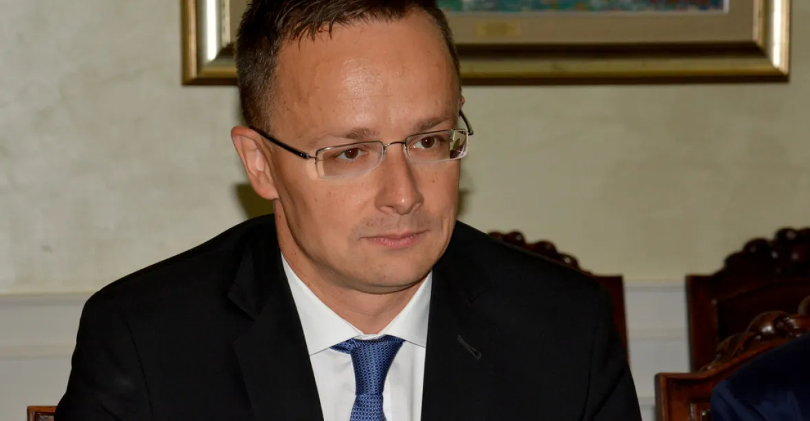 Maďarsko se nezřekne své suverenity v EU, říká ministr zahraničí