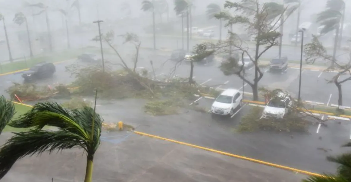 Portoriko je bez proudu. Hurikán Maria cestou k němu zabil nejméně devět lidí
