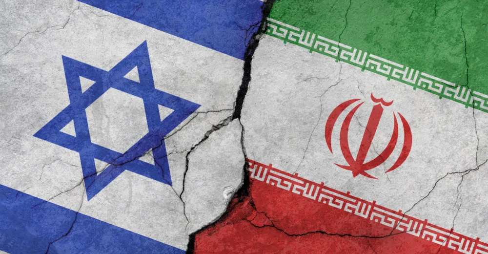 Spekulace kolem Íránu: Spojené státy prý o nočním útoku věděly, Izrael je měl předem informovat