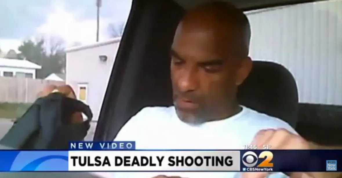 VIDEO: Policista omylem zastřelil černocha. Myslel, že má v ruce paralyzér