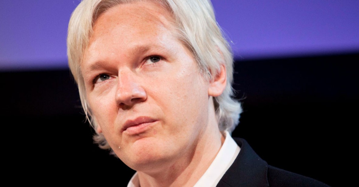 Zbabělce Assange v Jihlavě nechceme, zní z města