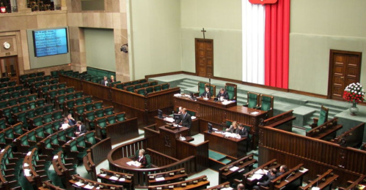 PiS v Polsku přitvrzuje. Slučuje funkci ministra s generálním prokurátorem