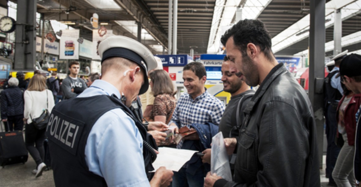 Bavorská policie má rozkaz chystat ochranu hranic s Rakouskem