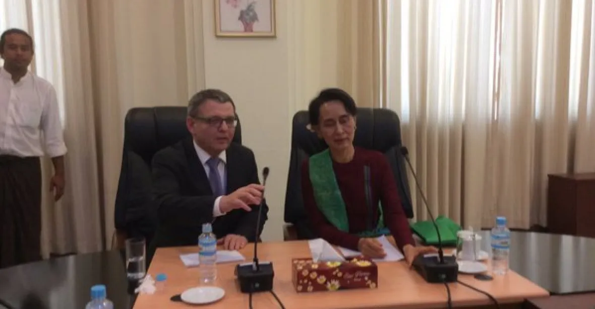 Zaorálek se sešel se Su Ťij. Věří, že armáda v Barmě bude respektovat demokracii
