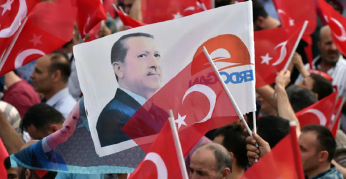 ‚Zrušte víza, nebo k vám pošleme uprchlíky,‘ vyhrožuje Ankara