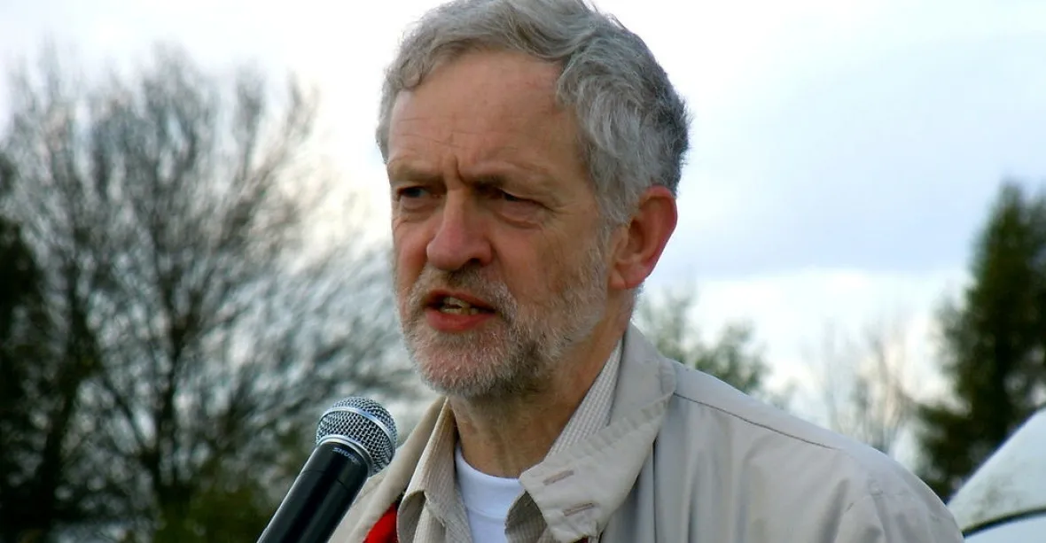 Ustojí neomarxista Corbyn tlak? Britští labouristé volí předsedu