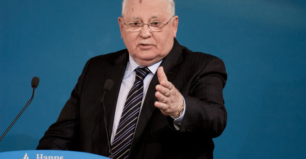 Gorbačov navštíví po 17 letech Prahu. Plánuje i setkání se Zemanem