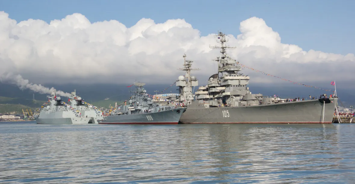 Osa Mokva-Peking. Ve sporném moři se koná vojenské cvičení Číny a Ruska