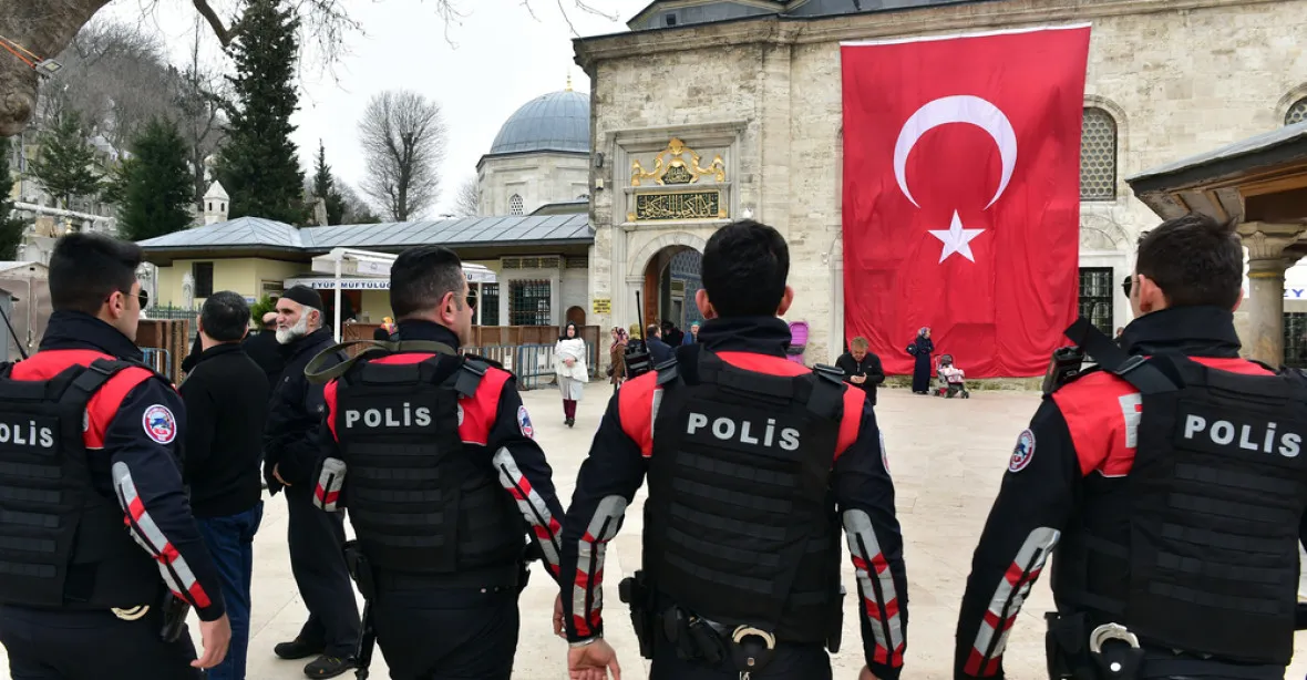 V Istanbulu zatkli 49 cizinců kvůli plánování teroristického útoku