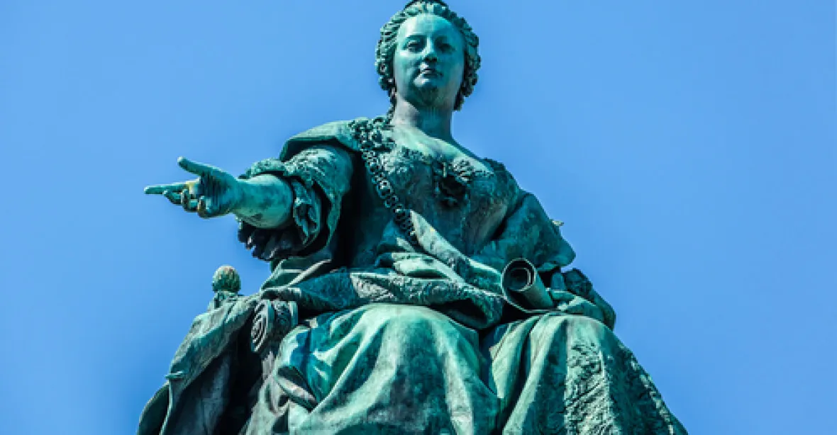 Proč má Marie Terezie málo pomníků?