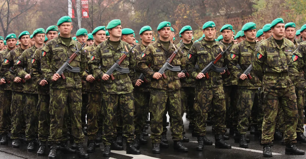 Čeští vojáci pojedou chránit Pobaltí, rozhodli poslanci