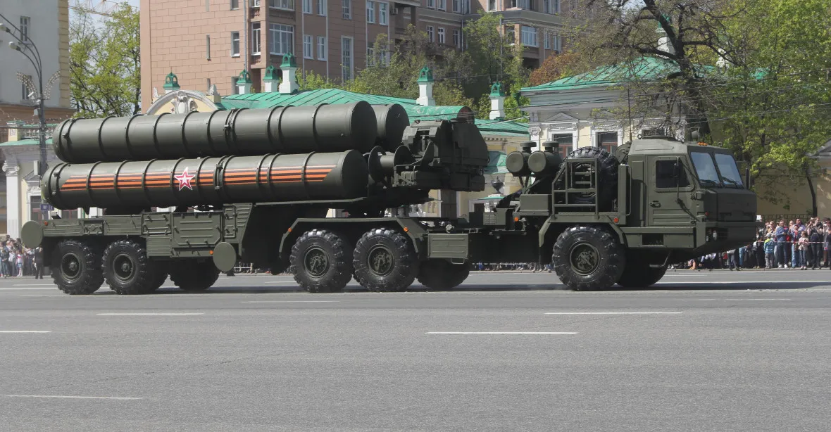 Raketová dohoda na spadnutí. Turecko koupí ruské střely S-400