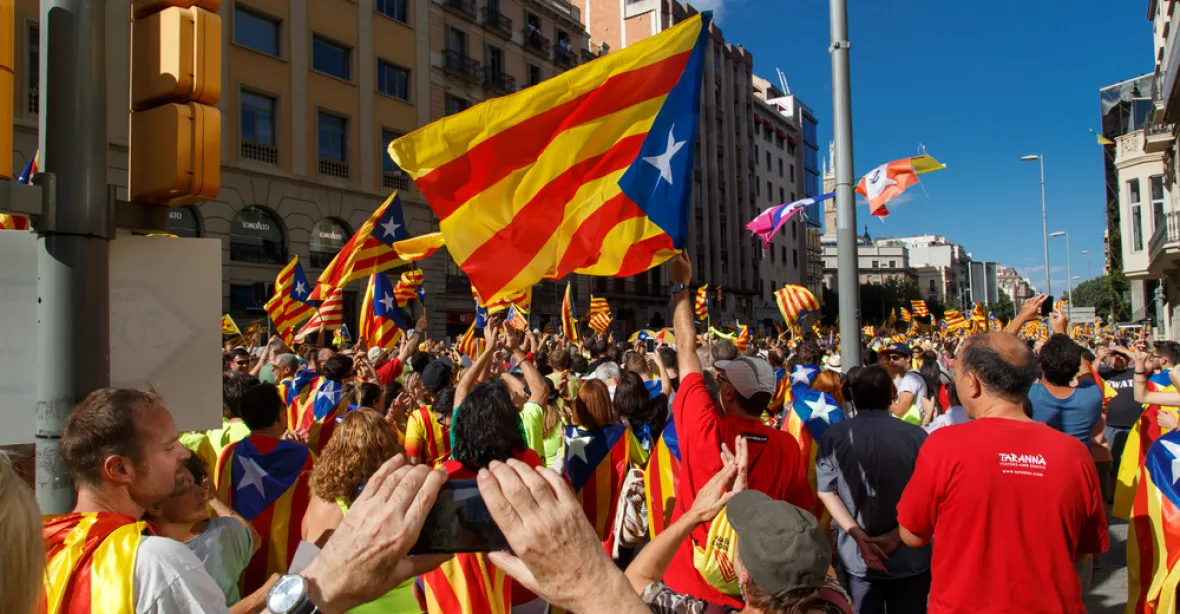 Španělsko hrozí zatčením 700 katalánských starostů. Kvůli referendu o nezávislosti