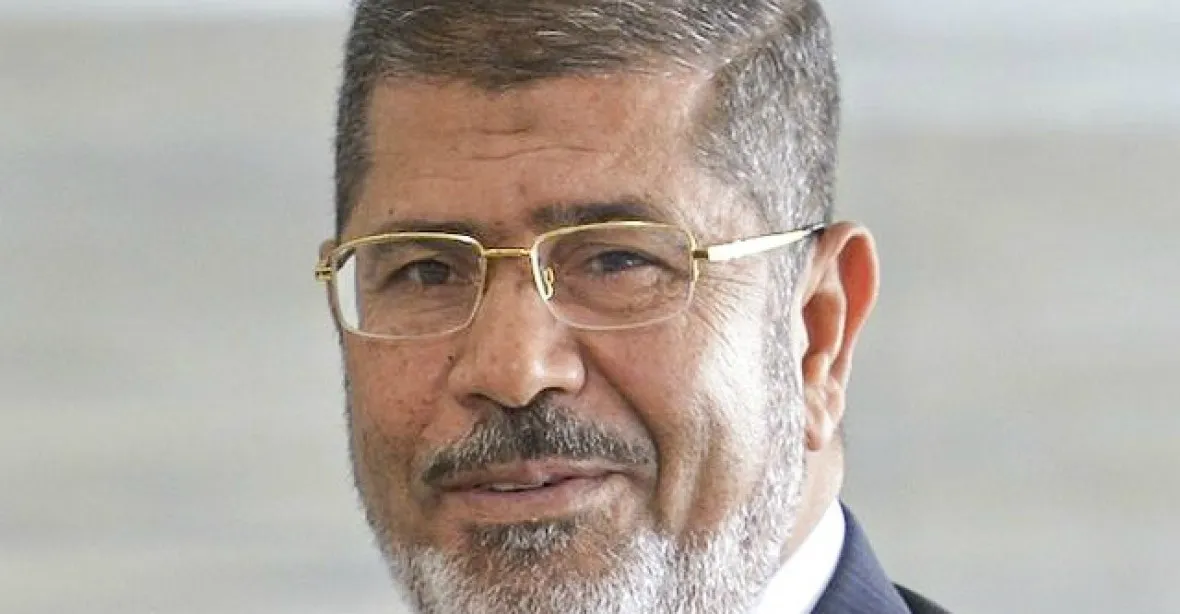 Egyptský exprezident Mursí si za špionáž pro Katar odsedí 25 let