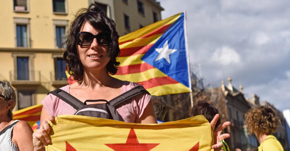 Španělský prokurátor nevyloučil zatčení katalánského premiéra kvůli referendu