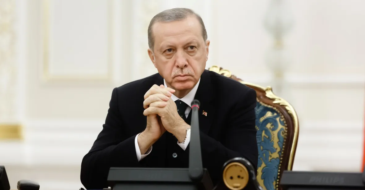 Erdoganova rodina a daňové ráje? Jestli to je pravda, odstoupím, řekl prezident