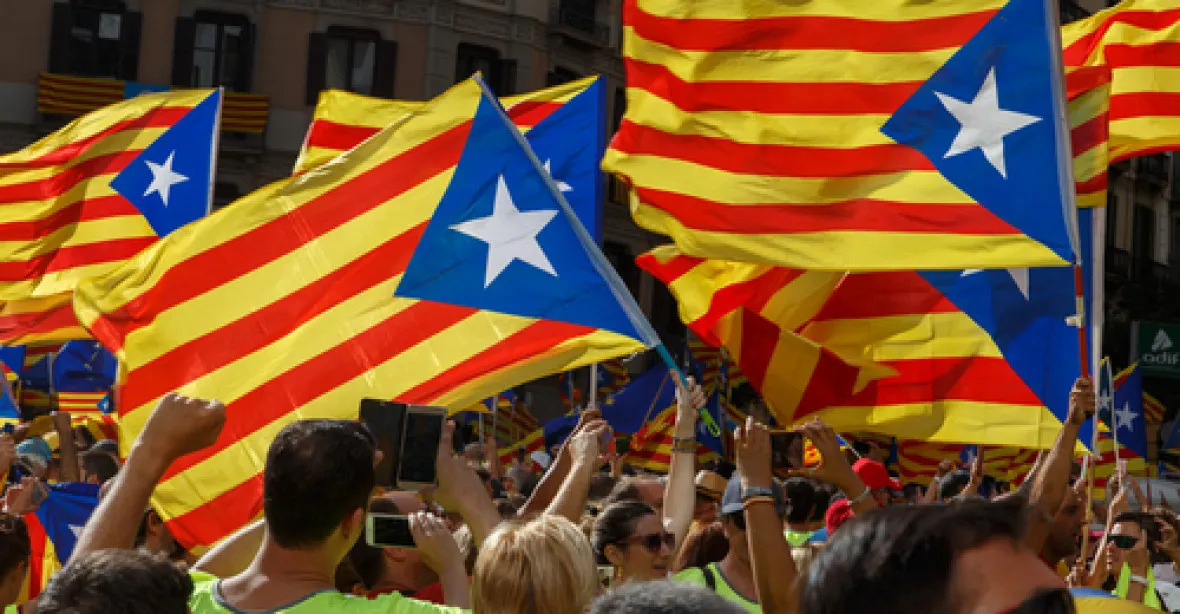V Bruselu se sešly desetitisíce lidí na podporu Katalánska