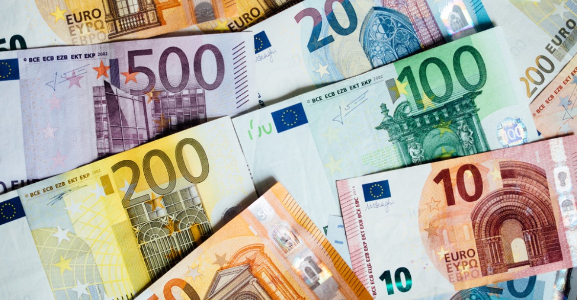 Rusnokova prognóza: euro za 20 korun. Je šéf ČNB realista, nebo snílek?