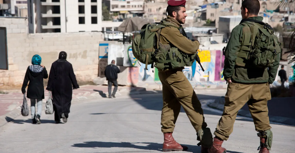 Izraelská armáda zatkla kvůli násilí přes 30 Palestinců, včetně šéfa Hamásu
