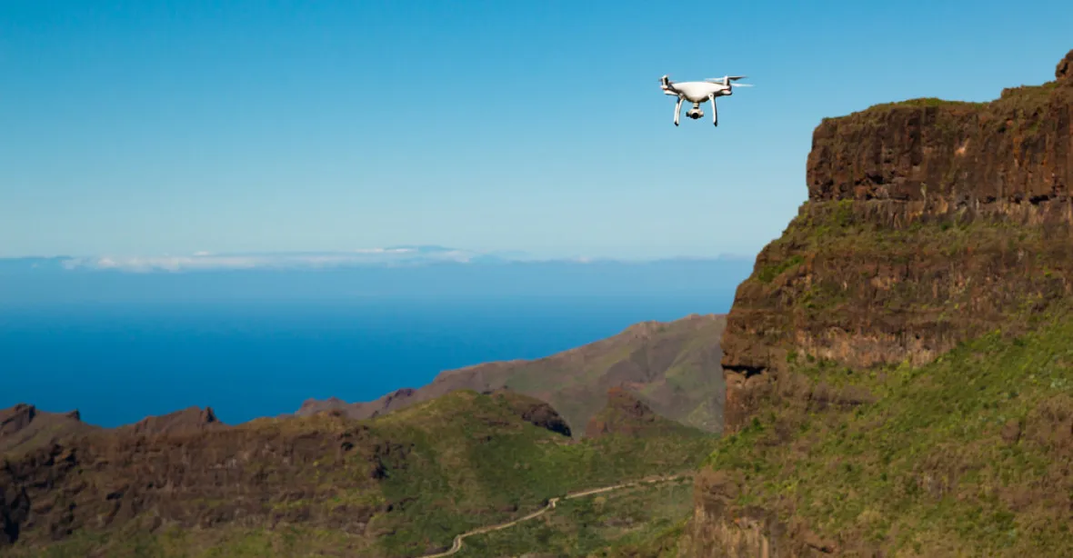 Španělsko vyšle drony proti pašerákům z Andorry a Gibraltaru