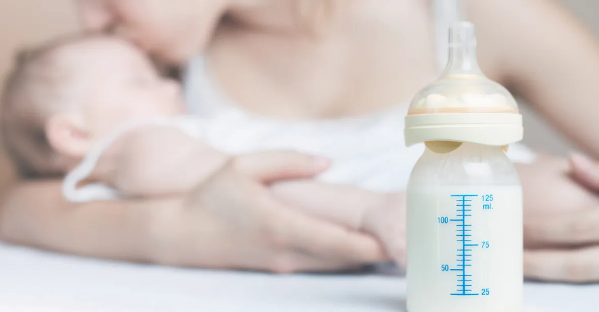 Lactalis kvůli salmonelóze stahuje dětské mléko v 83 zemích i včetně ČR