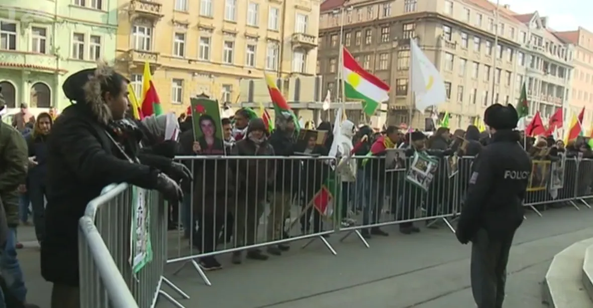 Česko pod tlakem. Zadržení Kurda vzbudilo bouře u ambasád