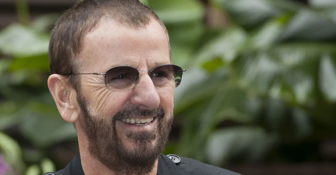 Ringo Starr povýšil. Je z něho sir Ringo