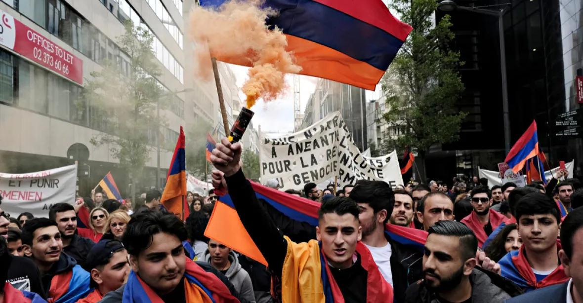 Demonstranti v Arménii blokují silnice, doprava v Jerevanu je prakticky přerušena