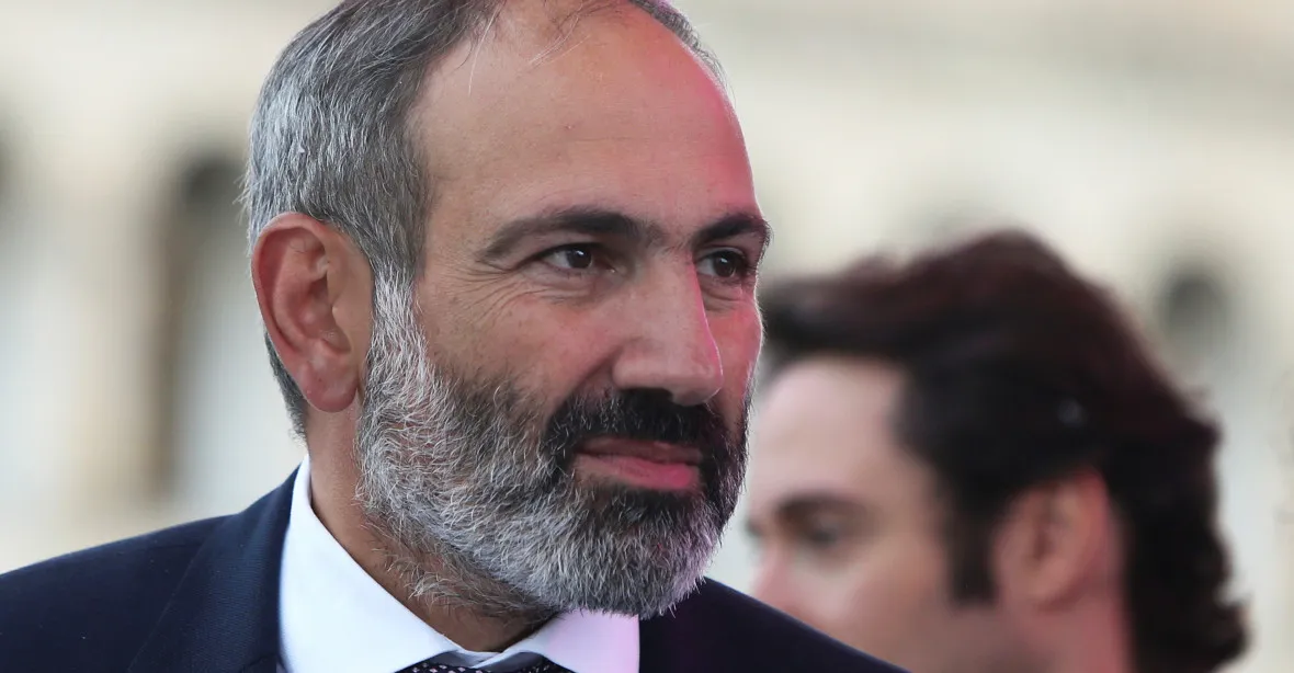 Nový premiér vytáhl do boje s arménskou uzavřeností