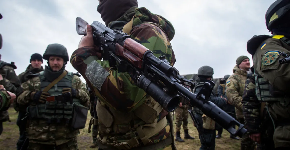 Na východě Ukrajiny se opět bojuje, povstalci v Donbasu hlásí 15 mrtvých