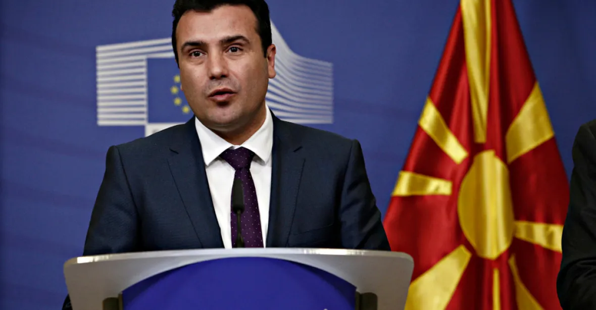Makedonie schválila dohodu o názvu země. Prezident se tomu brání