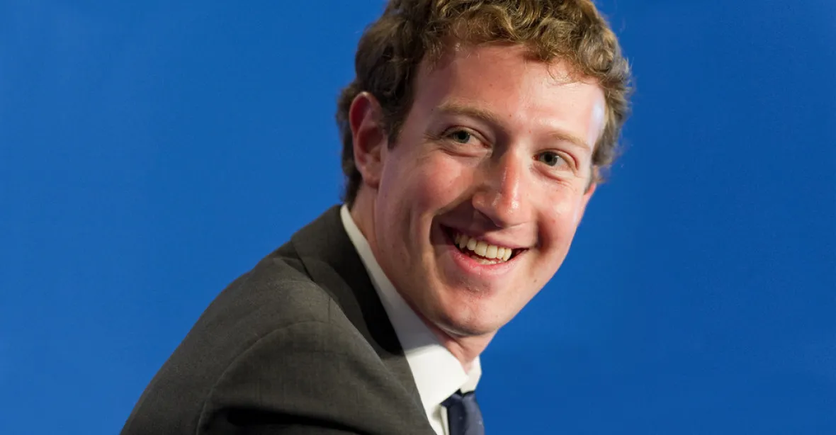 Zuckerberg je třetí nejbohatší muž světa. Odsunul Buffetta
