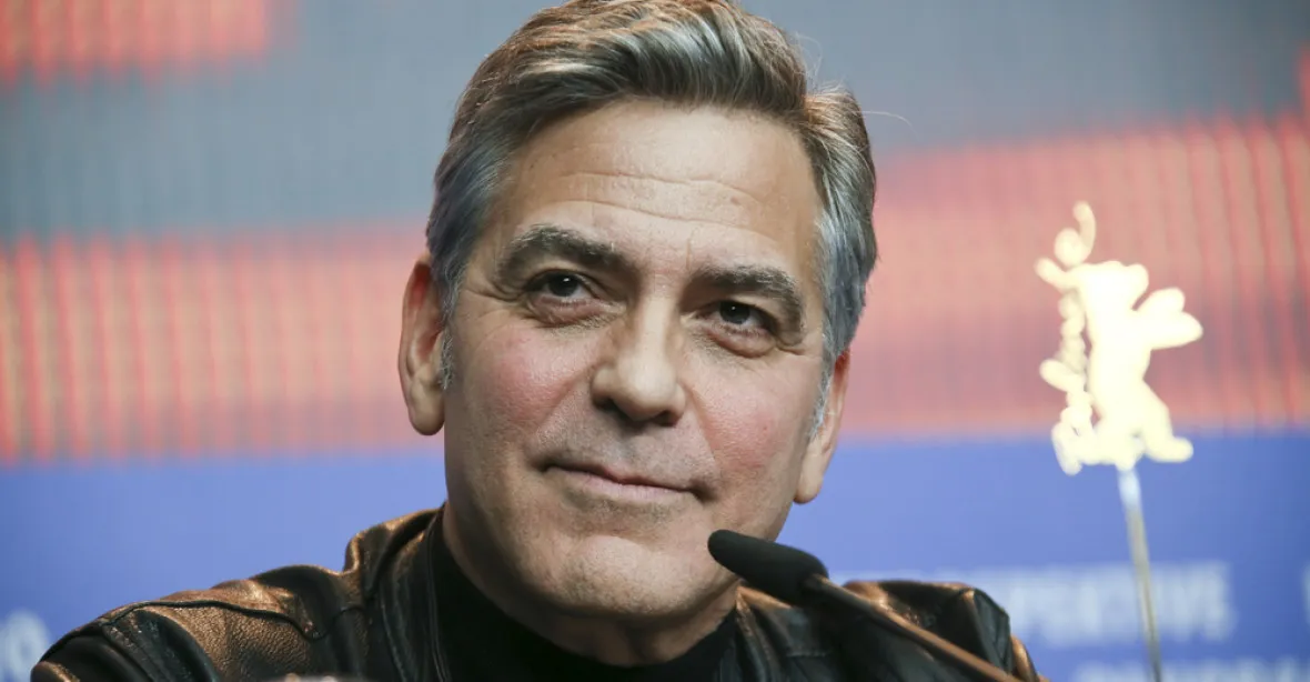 George Clooney měl nehodu, byl sražen při jízdě na motorce