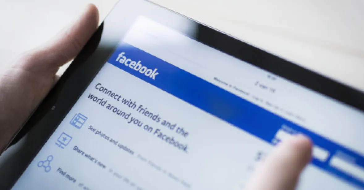 Facebook nebude mazat příspěvky považované za fake news. Jen nebudou vidět