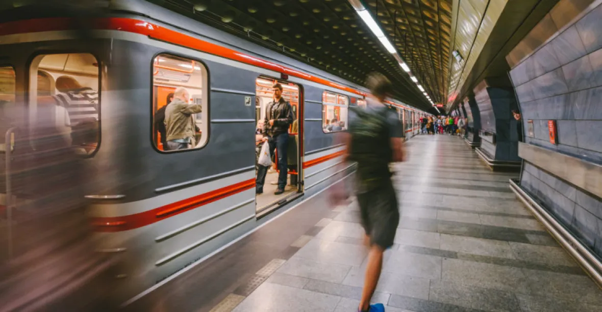 Dopravní sliby v Praze do roku 2022: rozestavěné metro D a spor o letiště