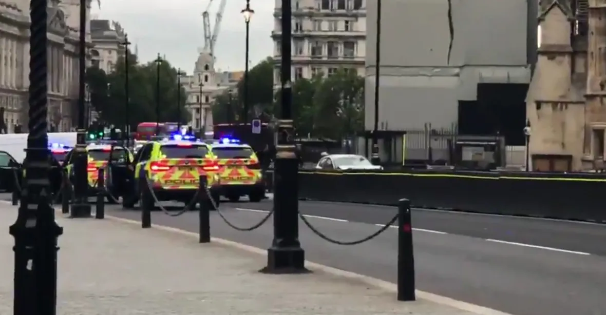 V Londýně útočil terorista. Najel autem do lidí