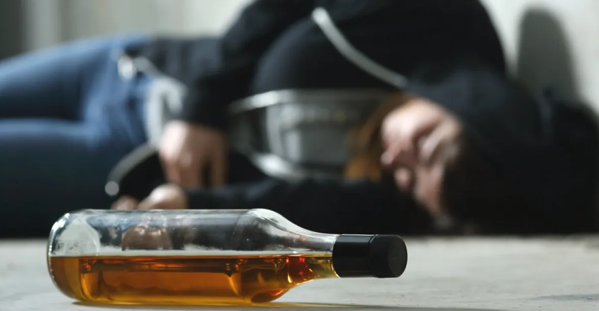 Kvůli alkoholu zemřely roku 2016 přes tři miliony lidí, v drtivé většině muži