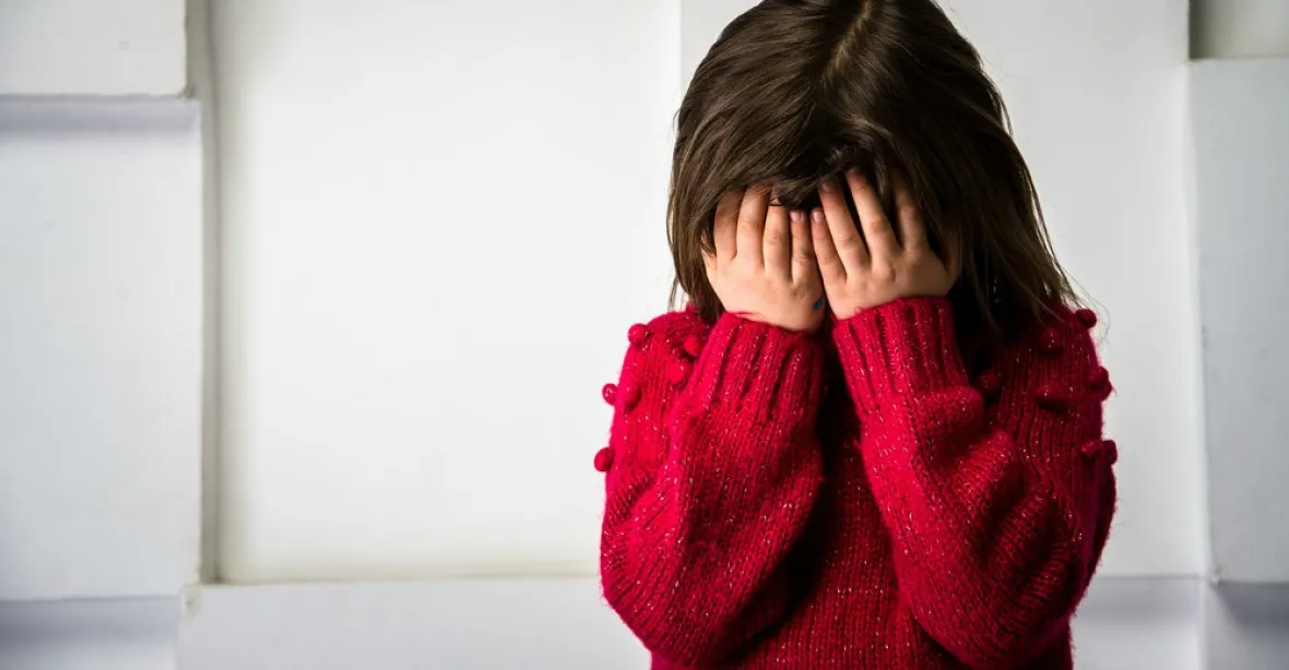 Matka svěřila 6letou holčičku do rukou pedofila. „Věřila, že je to dceřin životní partner,“ zní obžaloba