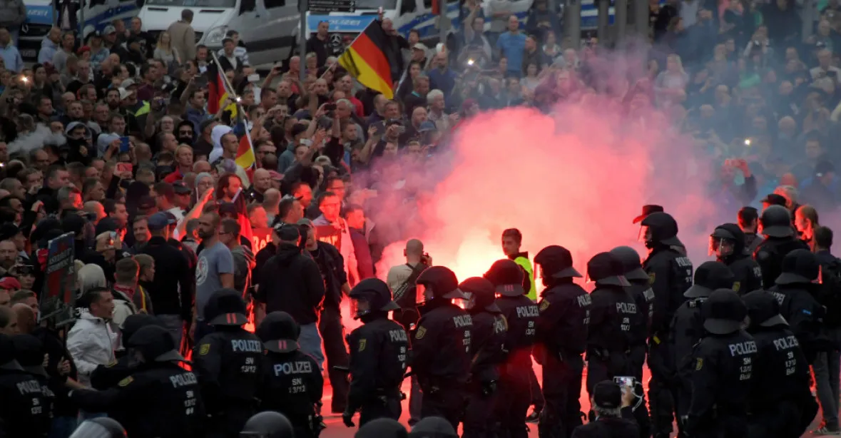 Teroristická skupina Revolution Chemnitz? Němci zatkli sedm extrémistů