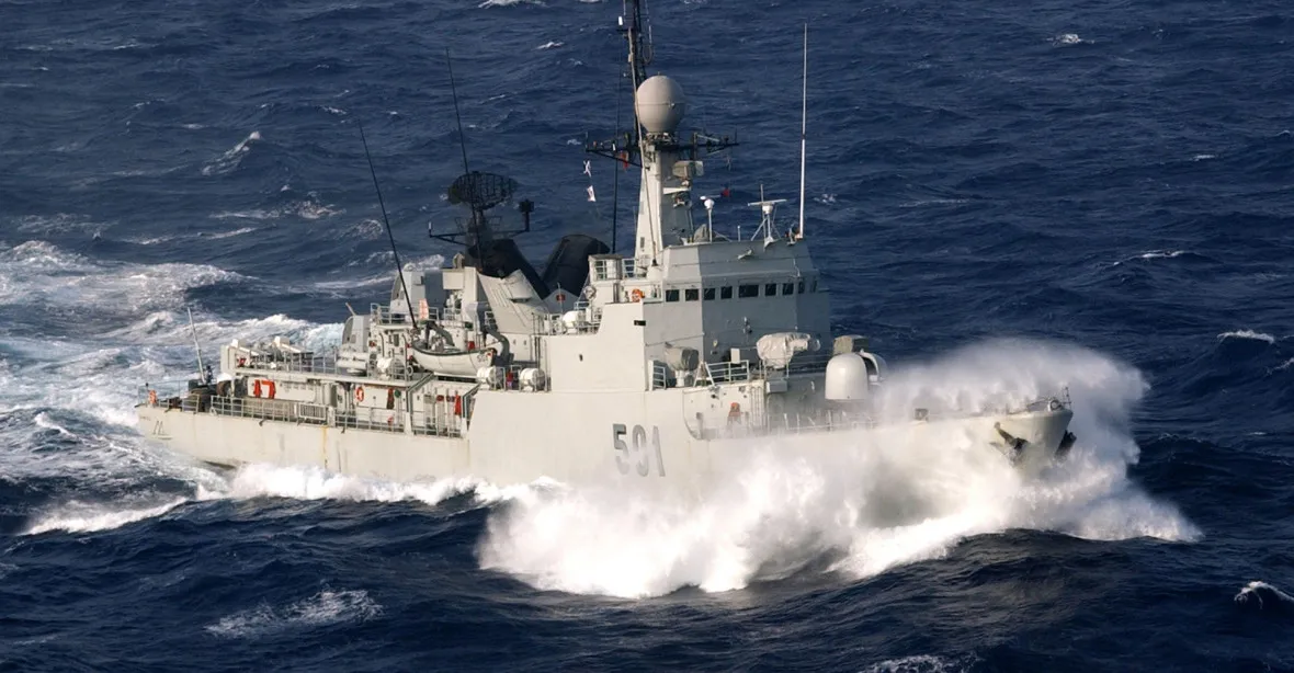 Marocké námořnictvo střílelo na loď s běženci, postřelilo chlapce