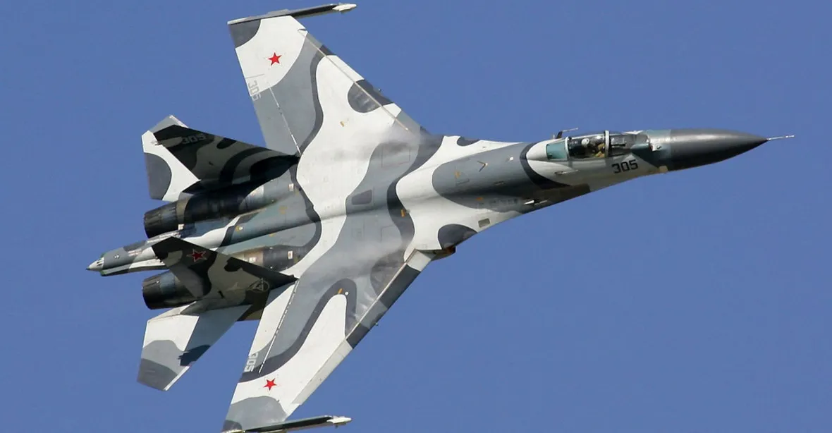 Na Ukrajině havarovala stíhačka Su-27, oba piloti jsou mrtví