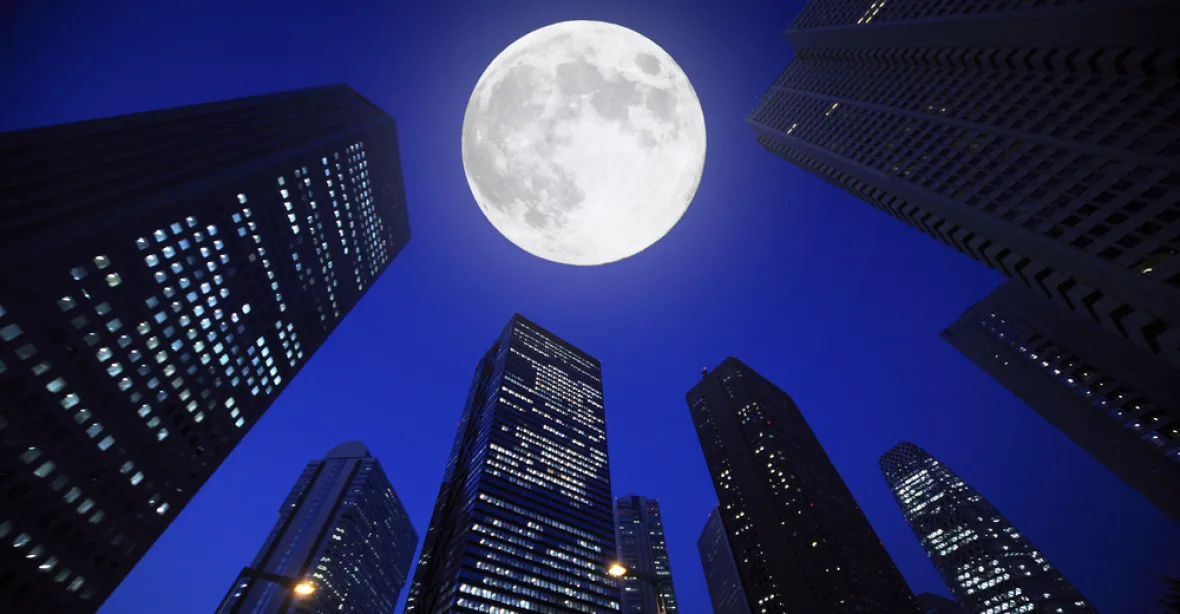 Čínské město vyšle na oběžnou dráhu umělý Měsíc. Chce jím osvětlit ulice