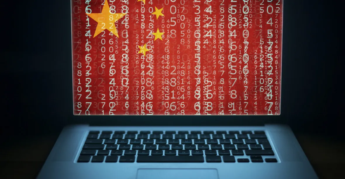 Británie, USA a další země viní Čínu z kyberútoků na firmy
