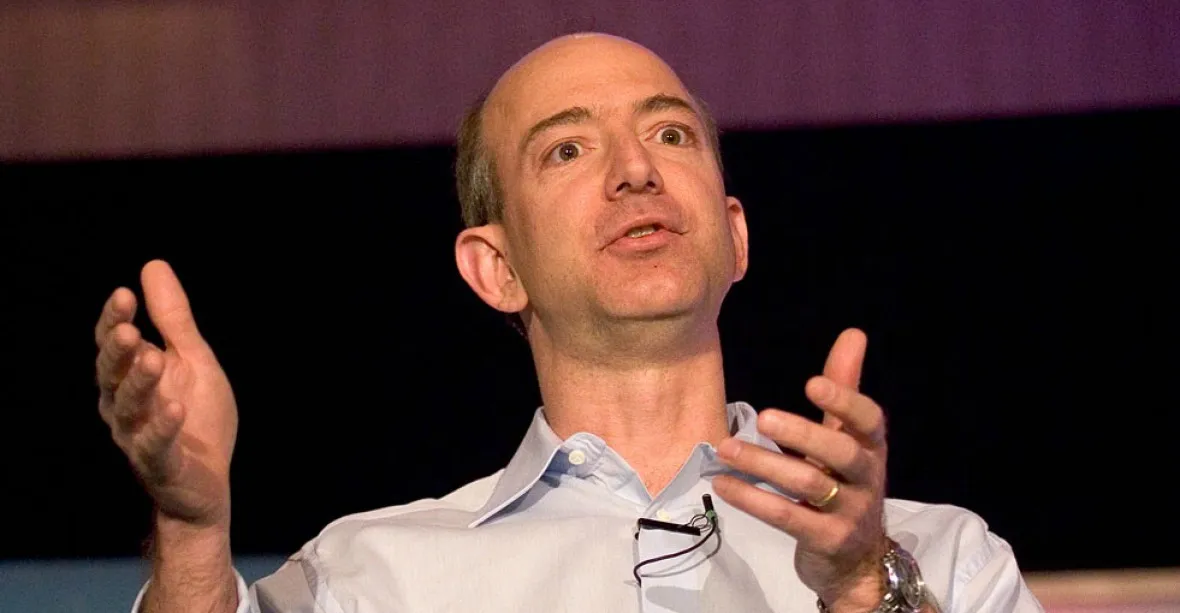 Nejbohatší muž planety Jeff Bezos obvinil bulvární list z vydírání kvůli intimním fotkám