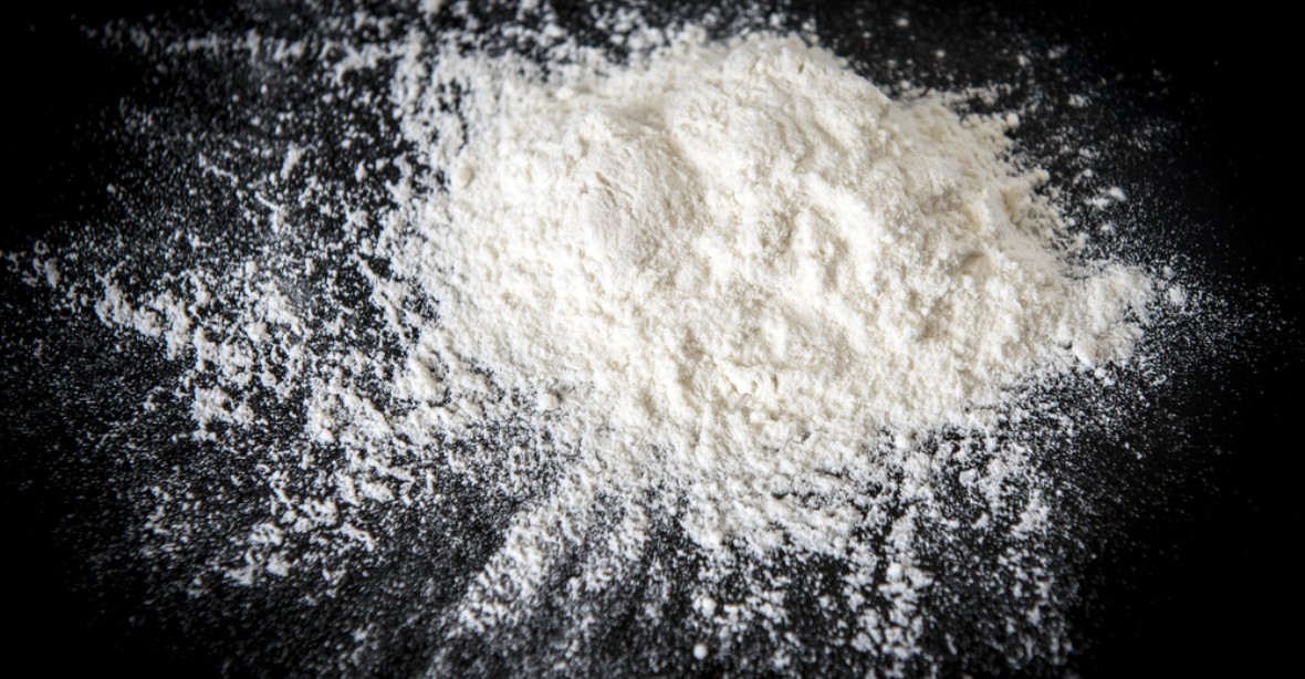Pražští celníci našli v letadlech z Číny 3 tuny látky, která se používá k výrobě drog