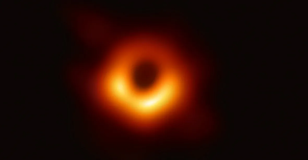 VIDEO: Průlom v astronomii – první snímek černé díry