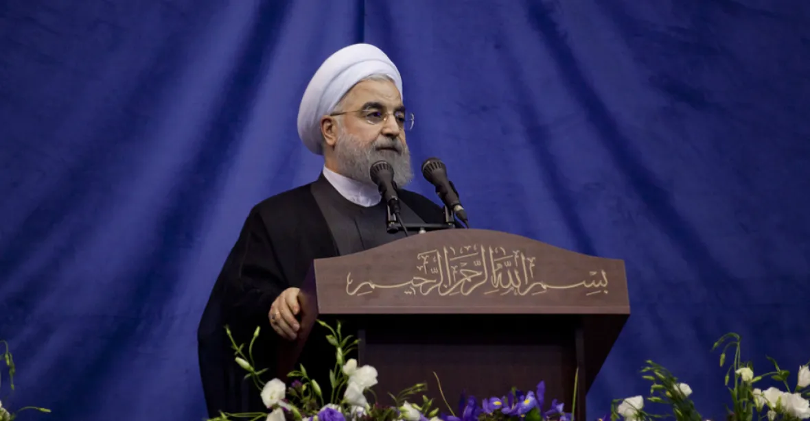 Írán oznámil, že omezuje plnění závazků z jaderné dohody