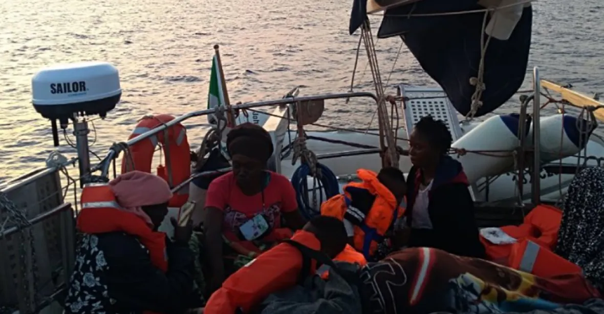 Malta přijme 54 migrantů z lodi u Lampedusy. Ta nesměla do italských vod