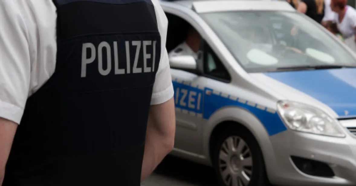 Německo zvažuje policejní hlídky na koupalištích kvůli incidentům mezi návštěvníky